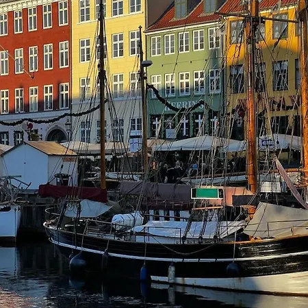 Apartment Charmerende Ved Nyhavn 1 Sal *