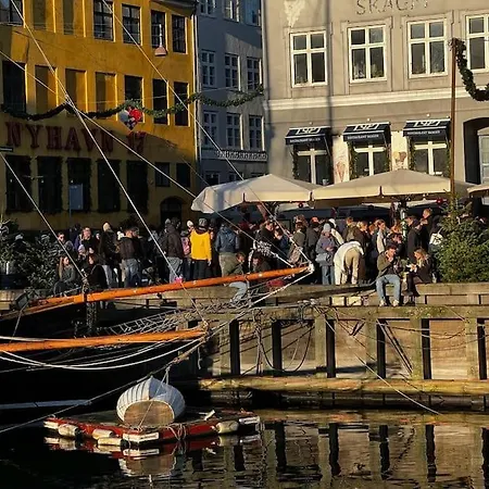 Charmerende Ved Nyhavn 1 Sal *